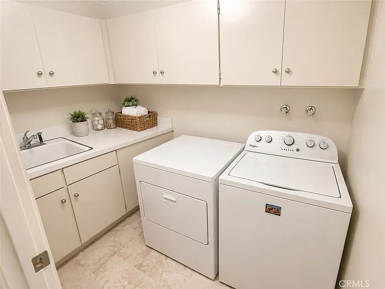 2451 Century Hl — Photo 18