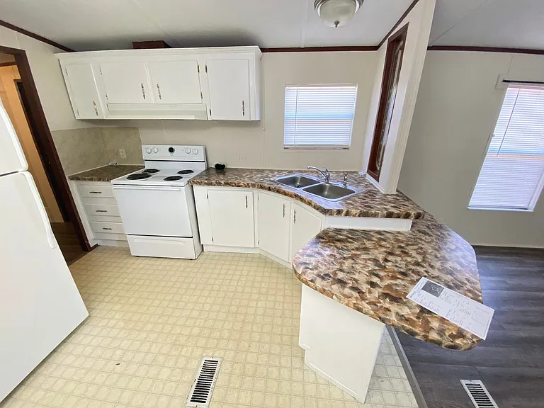 7447 Carthage Hwy — Photo 9