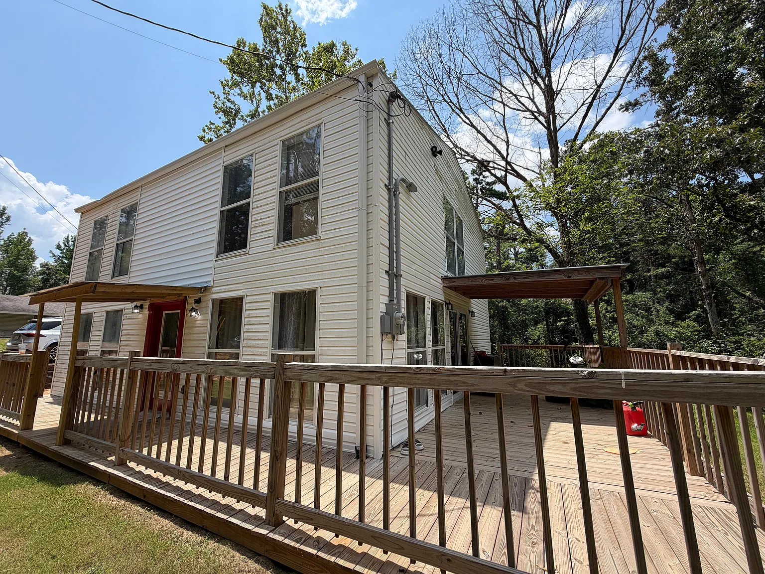 4 bed, 2000 sqft, $3,420 — Photo 2