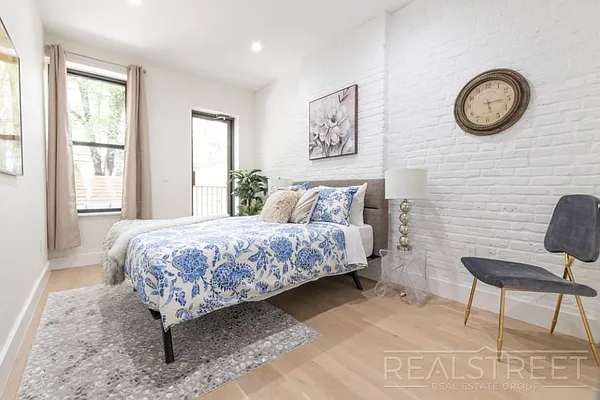 Rented by Real Street Inc | media 9