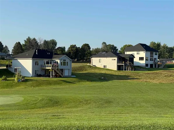 8 Serenity Cir, West Branch, IA 52358