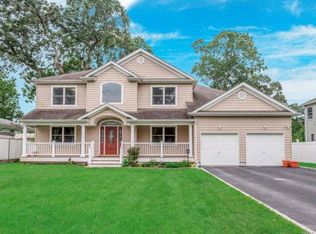 142A Wicks Rd, Commack, NY 11725