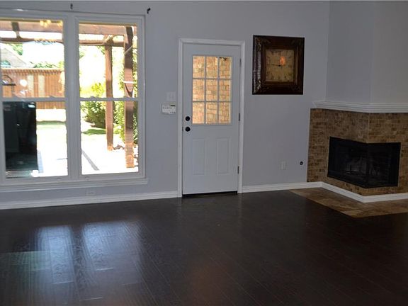 5th image of 1004 Vancouver Dr