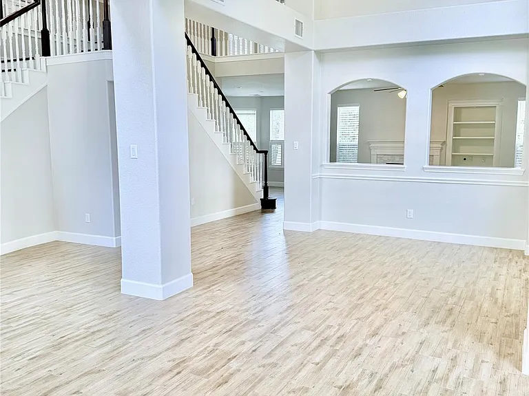 5711 Silver Bay Ct — Photo 6
