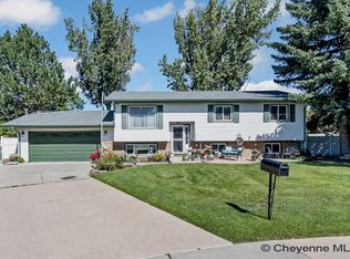 1008 Crest Park Dr, Cheyenne, WY 82001