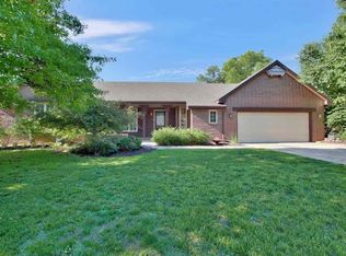 1419 E Cresthill Rd, Derby, KS 67037