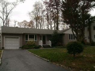 129 Bellecrest Ave, East Northport, NY 11731