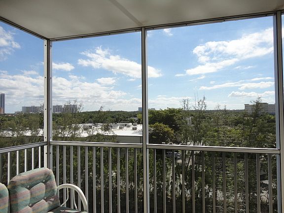 4th image of 3660 NE 166th St APT 715
