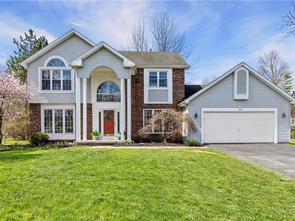 17 Oakshire Way, Pittsford, NY 14534