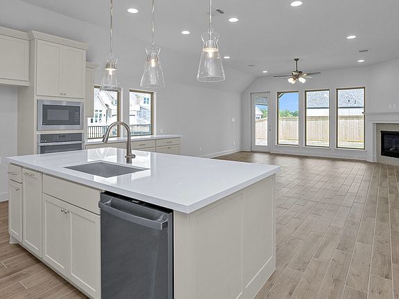 3rd image of 11130 Midland Hawthorn Pl