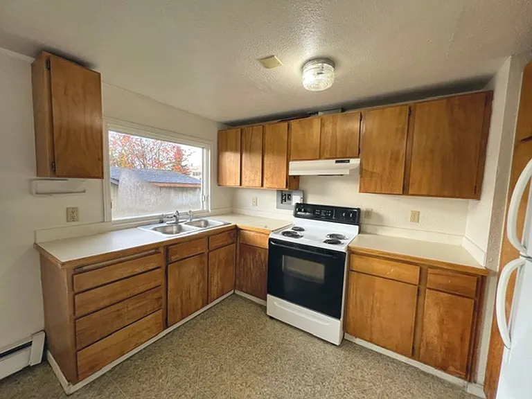 1335 Hyder St — Photo 101