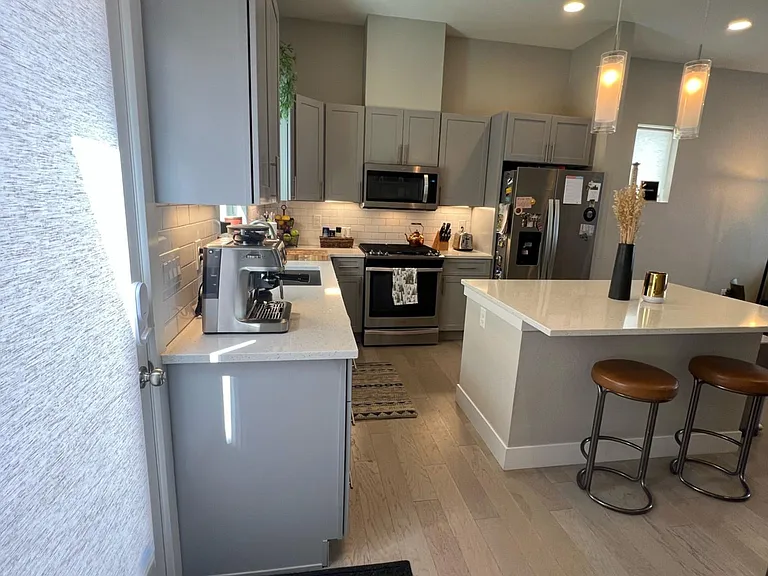 2860 W Parkside Pl — Photo 2