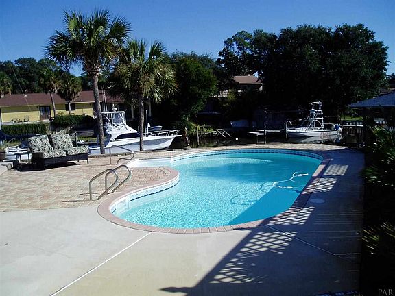 4th image of 1040 Aquamarine Dr