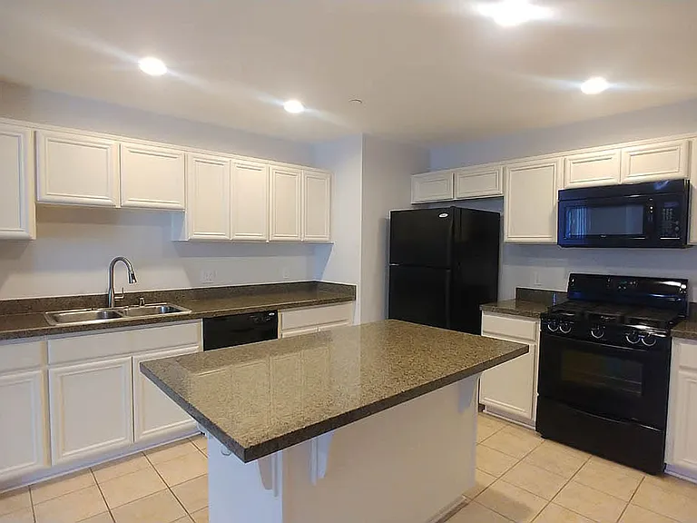 Almeria Townhomes — Photo 79