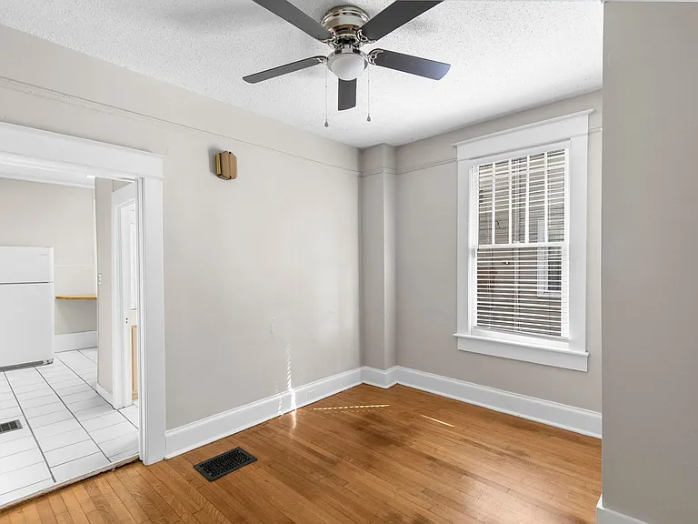 Laurelton Oaks — Photo 26