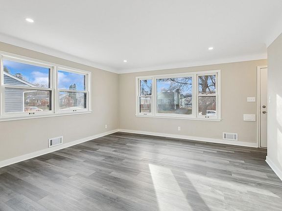 3rd image of 2029 Morgan Ave