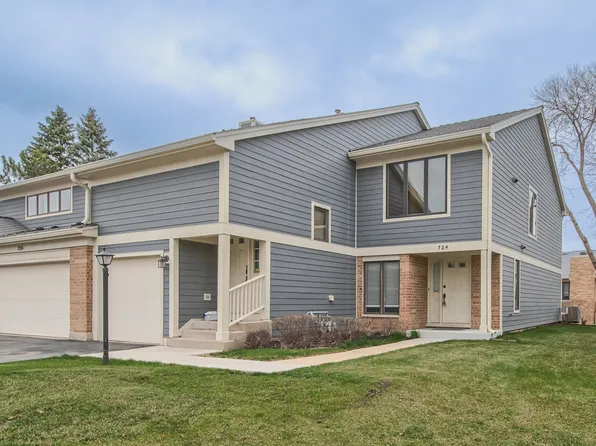 724 Ascot Ct, Libertyville, IL 60048