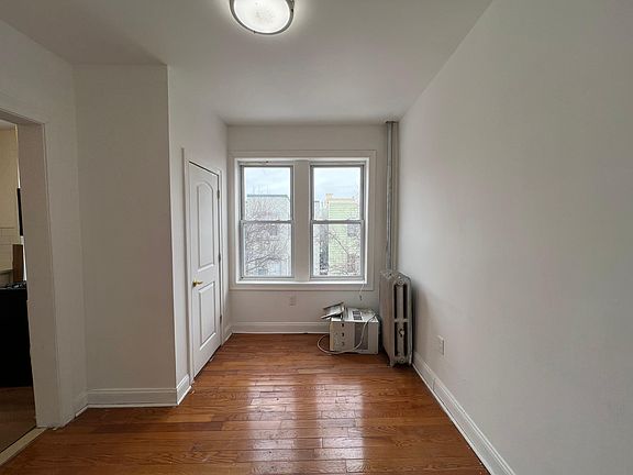 4th image of 222 51st St #8