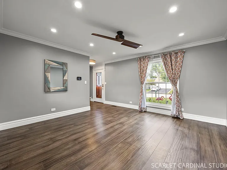 309 Newport Ln — Photo 10