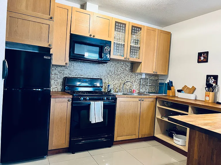 1910 Blodgett St #2B — Photo 8