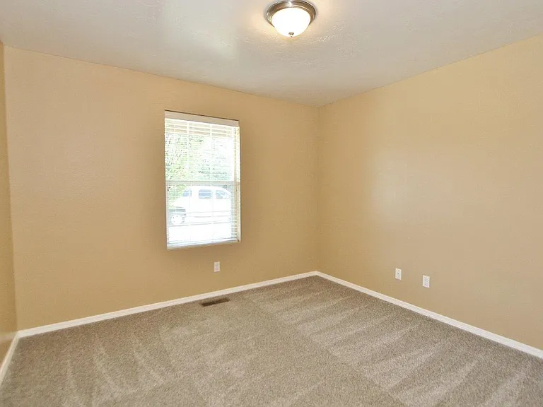 10016 W Littlewood St — Photo 20
