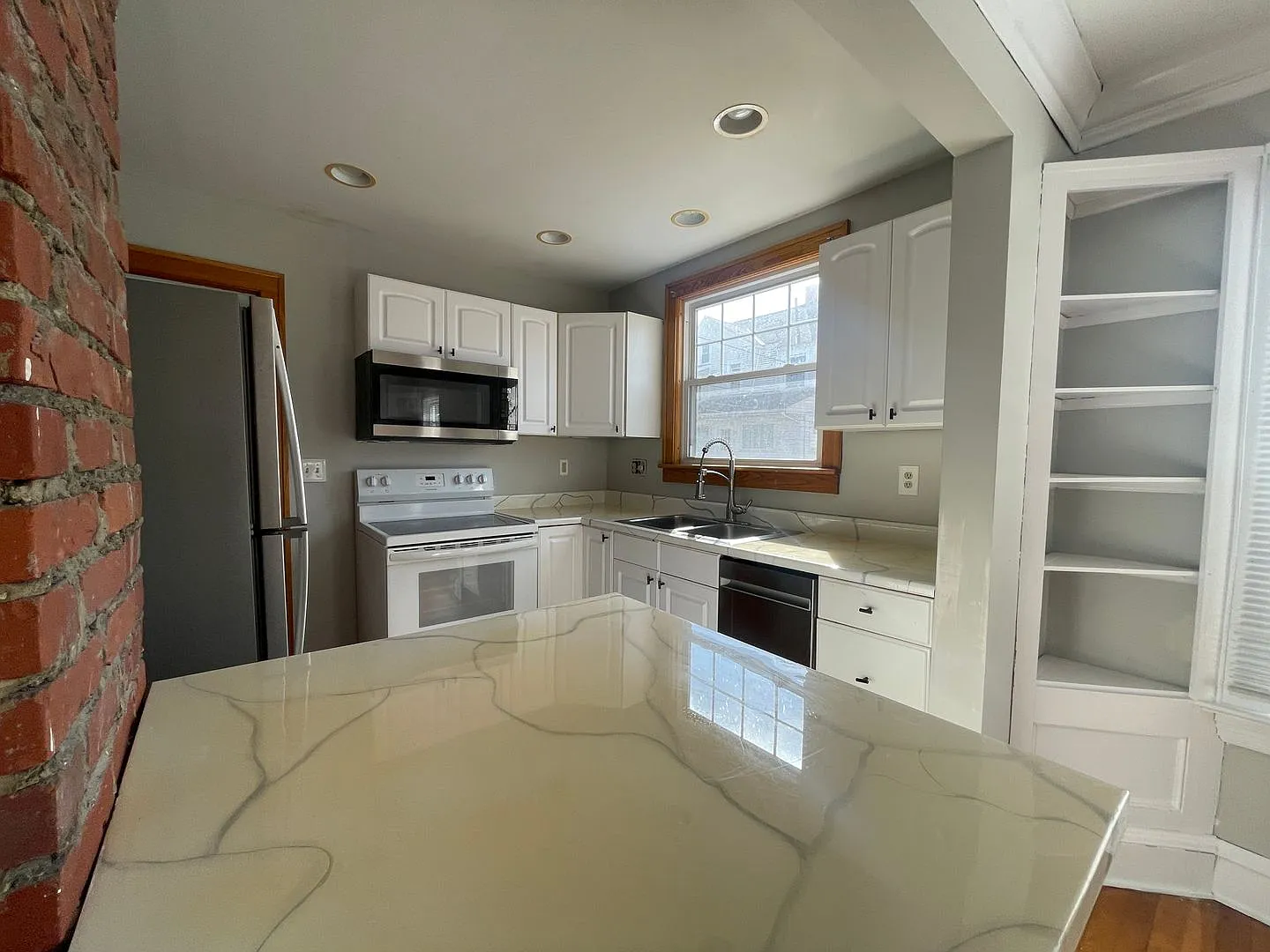 1143 Cranford Avenue — Photo 4