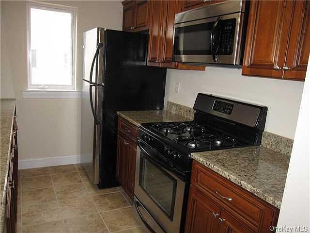 1st image of 104 Tondo Cir
