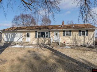 912 Hillside Ln, Nicollet, MN 56074
