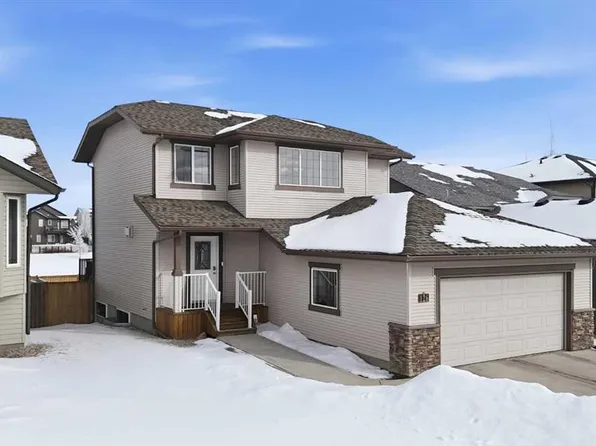 126 S Larsen Cres, Red Deer, AB T4R 0J3