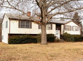 17 Andrew Ln, Windsor, CT 06095