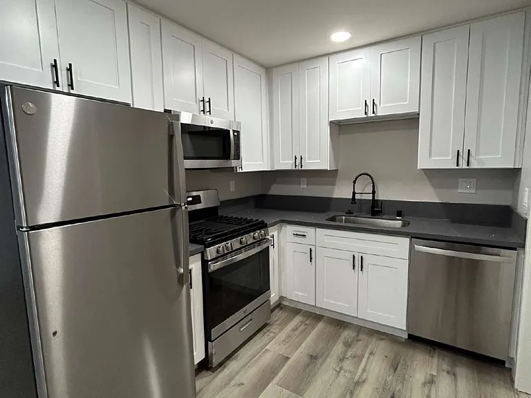 4149-4156 Wabash Ave #4153 — Photo 1