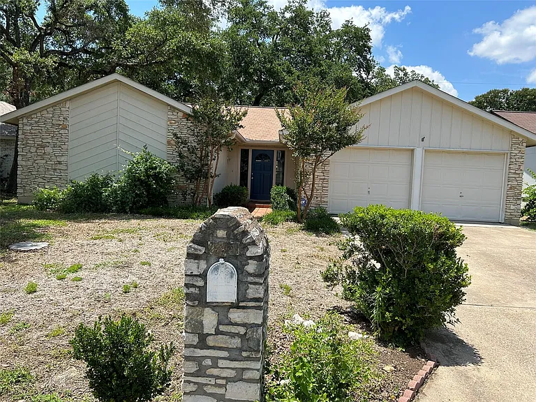 12912 Pegasus St — Photo 1
