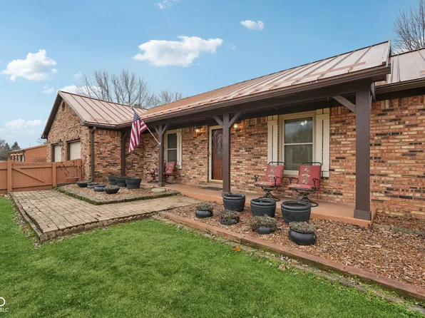 2579 Cardinal Dr, Pittsboro, IN 46167