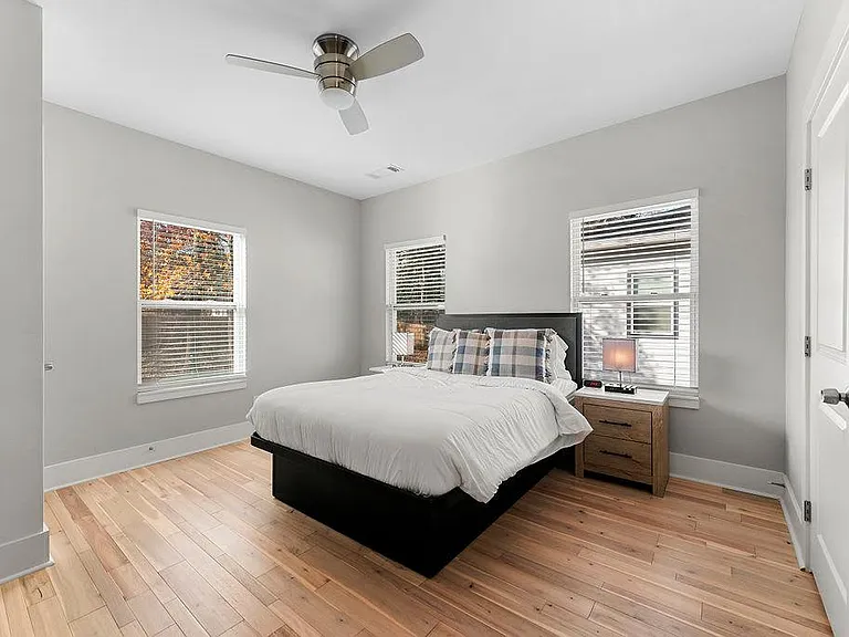 209 Clay St SE — Photo 25