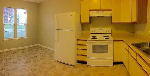5th image of 6411 Breezeway Ct
