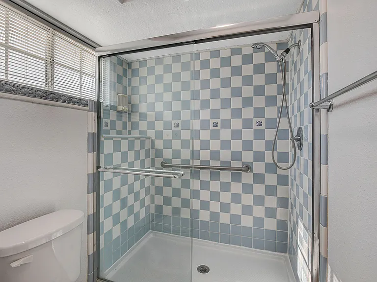 76 Megan Dr — Photo 22