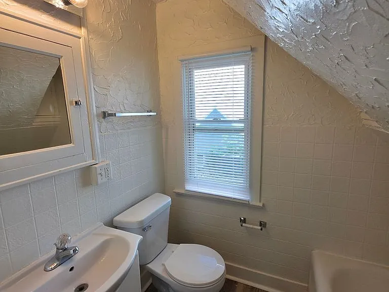 826 W Elsie St — Photo 7
