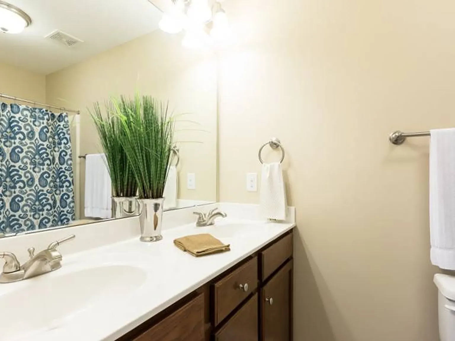 2 bed, 2.5 bath, 1200 sqft, $1,395 — Photo 3