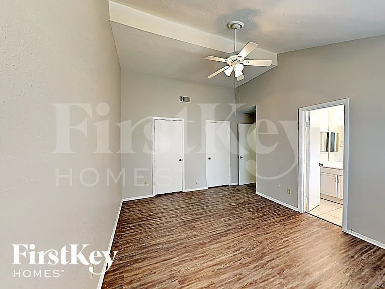 12623 Day Hollow Ln — Photo 8