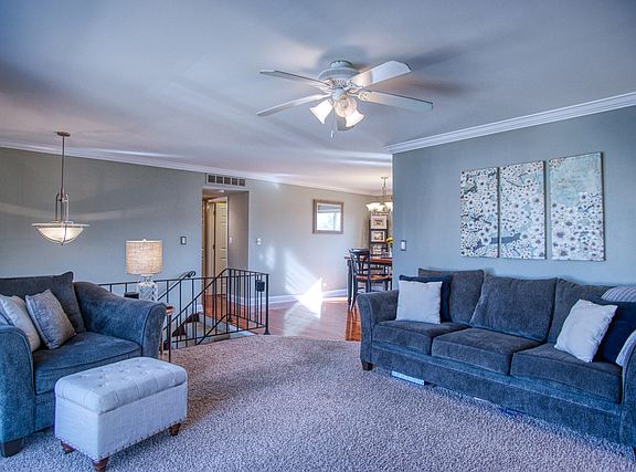 3rd image of 915 Longford Dr
