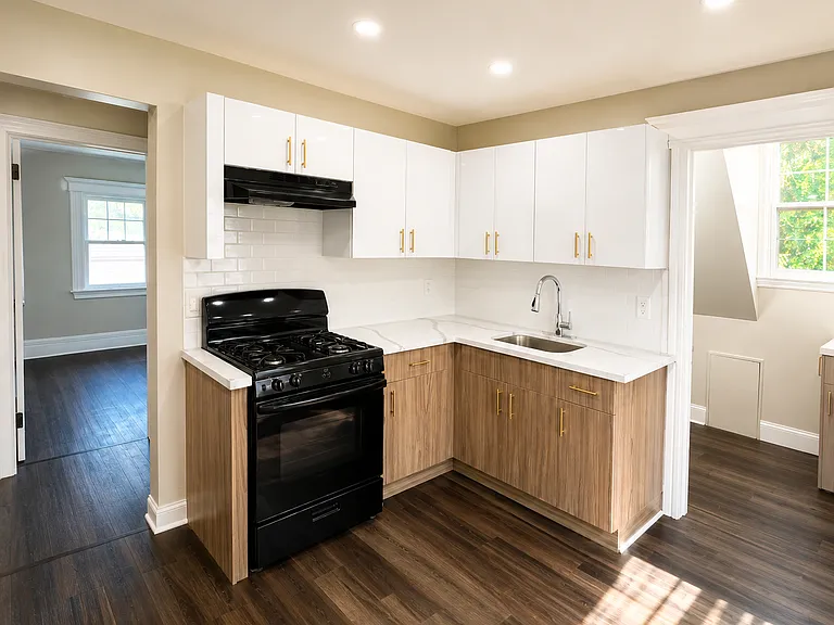 76 Ridge St #3 — Photo 1