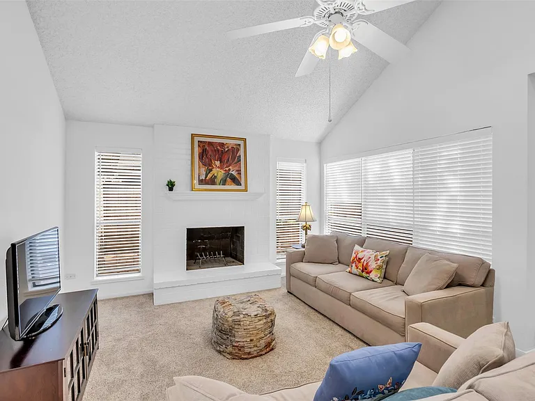 13740 Hollowgreen Dr #605 — Photo 1