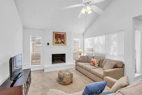 13740 Hollowgreen Dr #605 Photo 1
