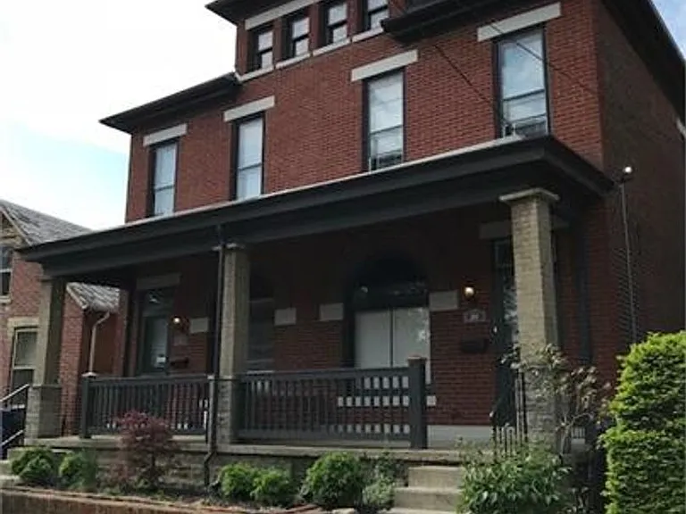 301-305 E Sycamore St — Photo 1