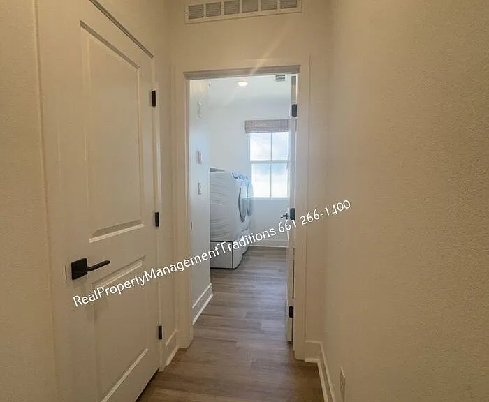 8722 W Tara Ct — Photo 11