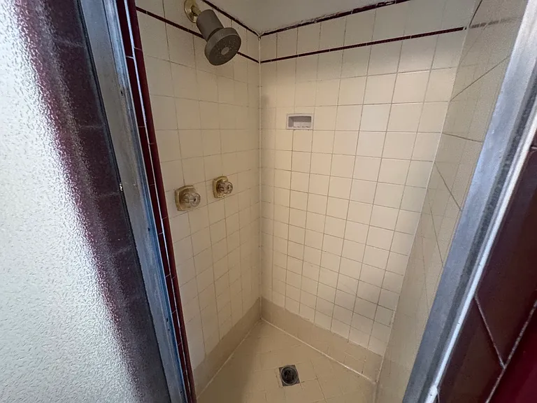 902 Alandele Ave #902 — Photo 33