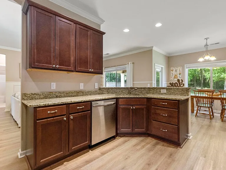 2243 Turnbury Ln — Photo 10
