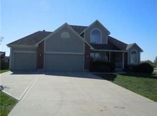 1521 Saddlebrook Rd, Raymore, MO 64083