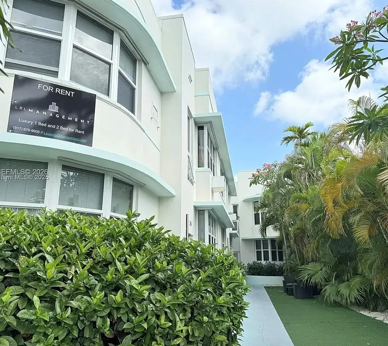 2 bed, 1000 sqft, $2,300 — Photo 2