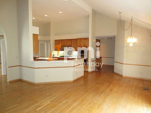 5th image of 1918 Orchard View Dr